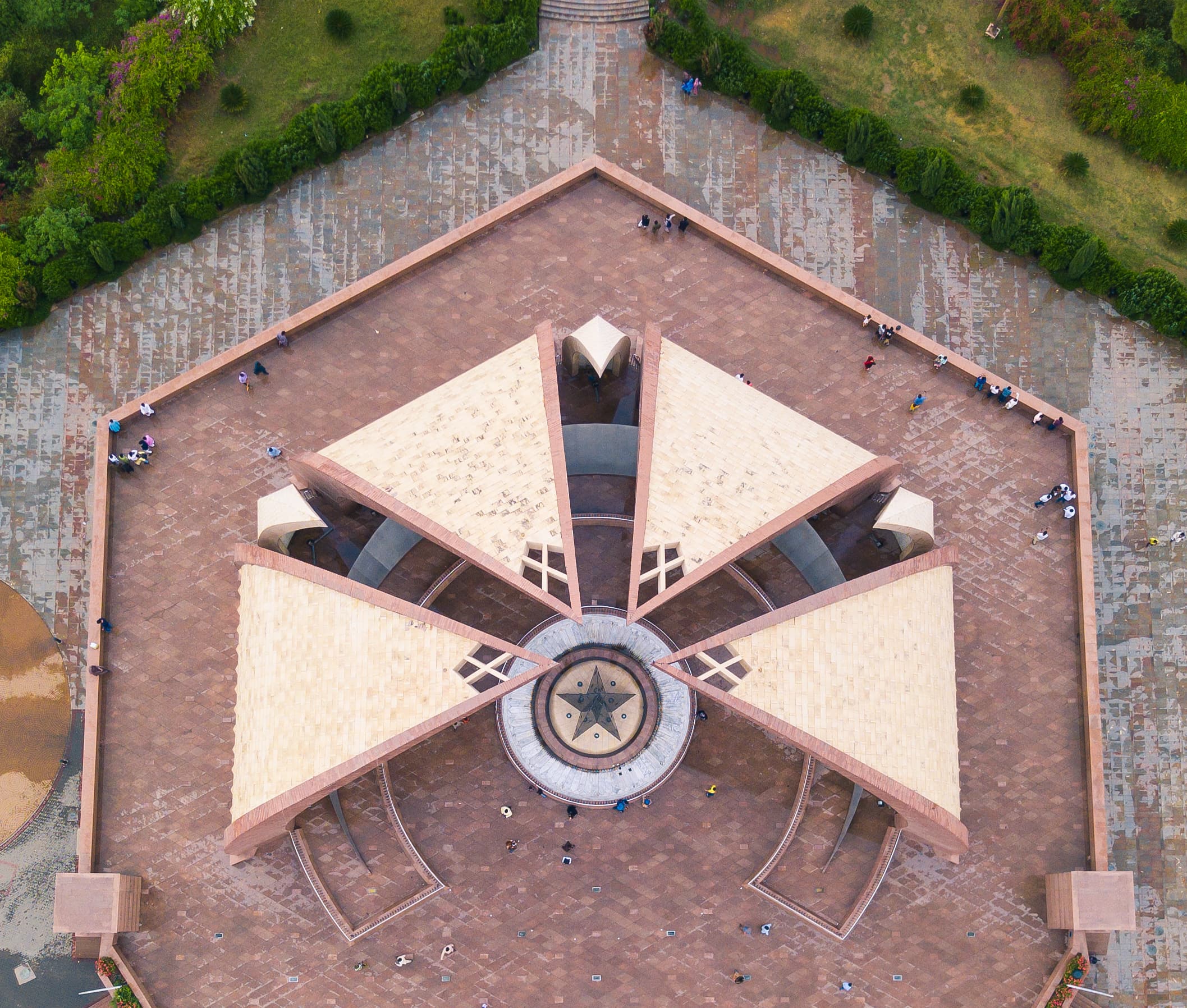 Pakistan monument2